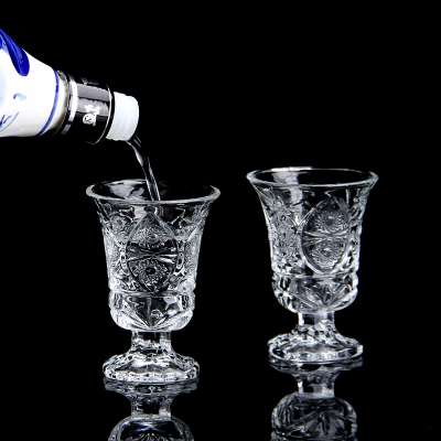 Light luxury style traditional pattern peony or bow Two patterns are available  shot glass